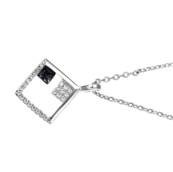 Double layer necklace with Swarovski elements